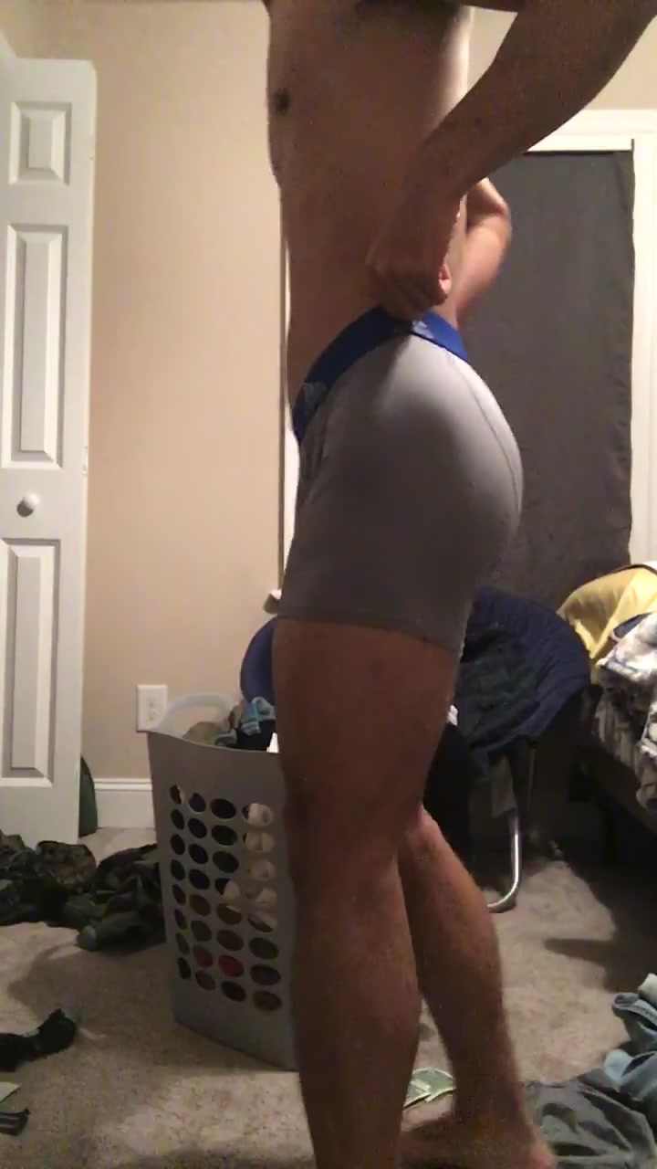 Even when I’m soft I still bulge like a mf 😂