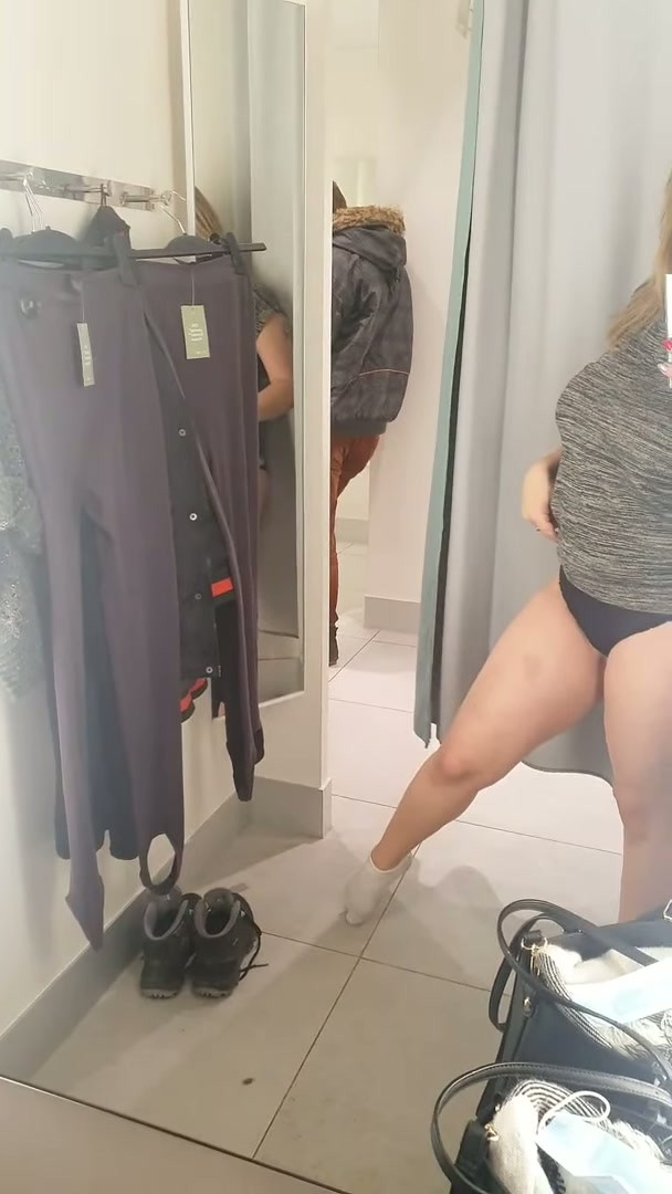 Today we are finishing the show from the store changing room, after a big ass it's time for big tits. Heh