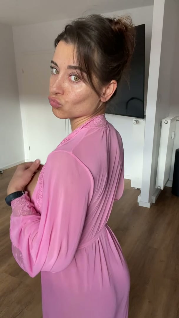 Dancing makes me wet [f]