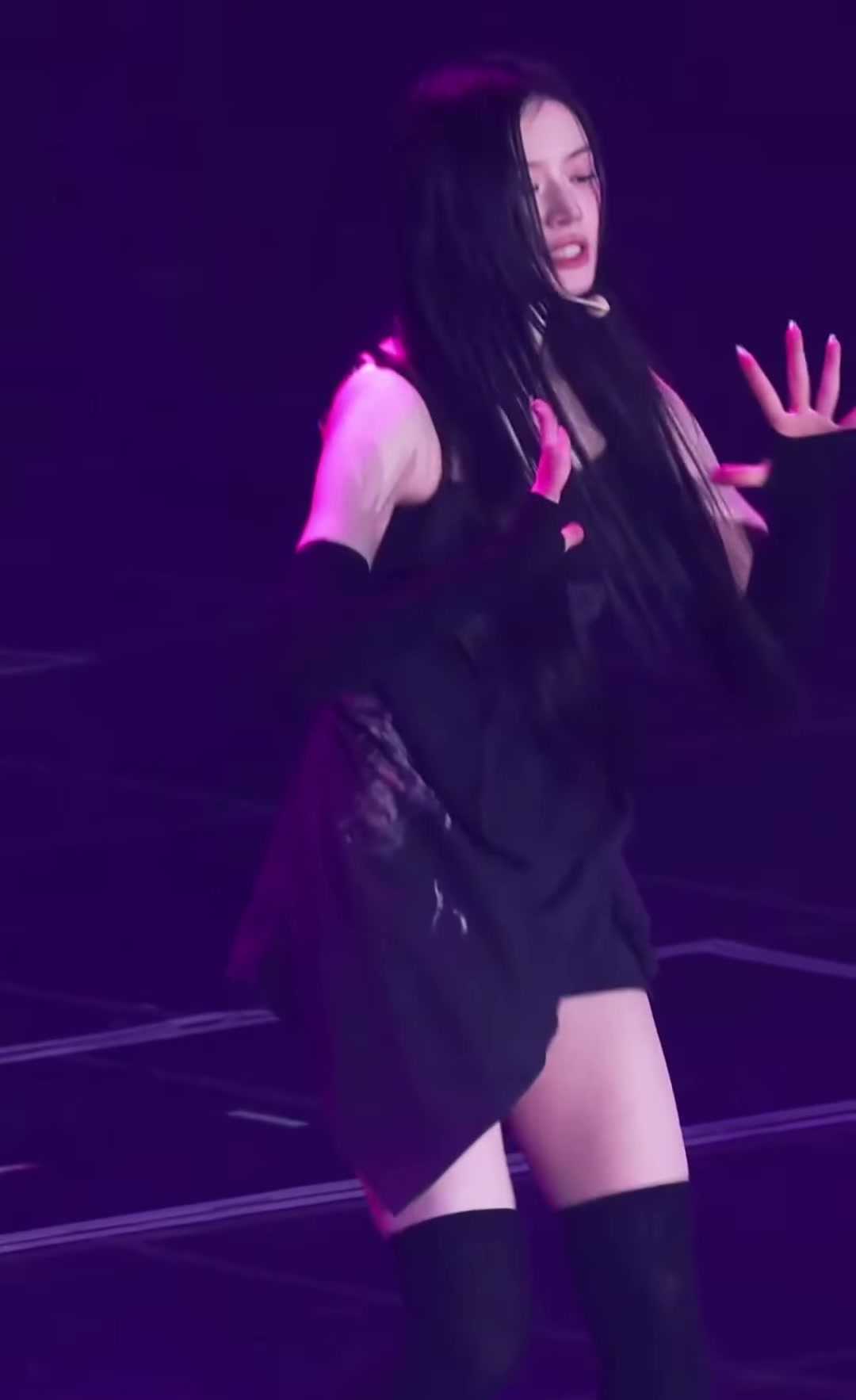 ILLIT - Minju