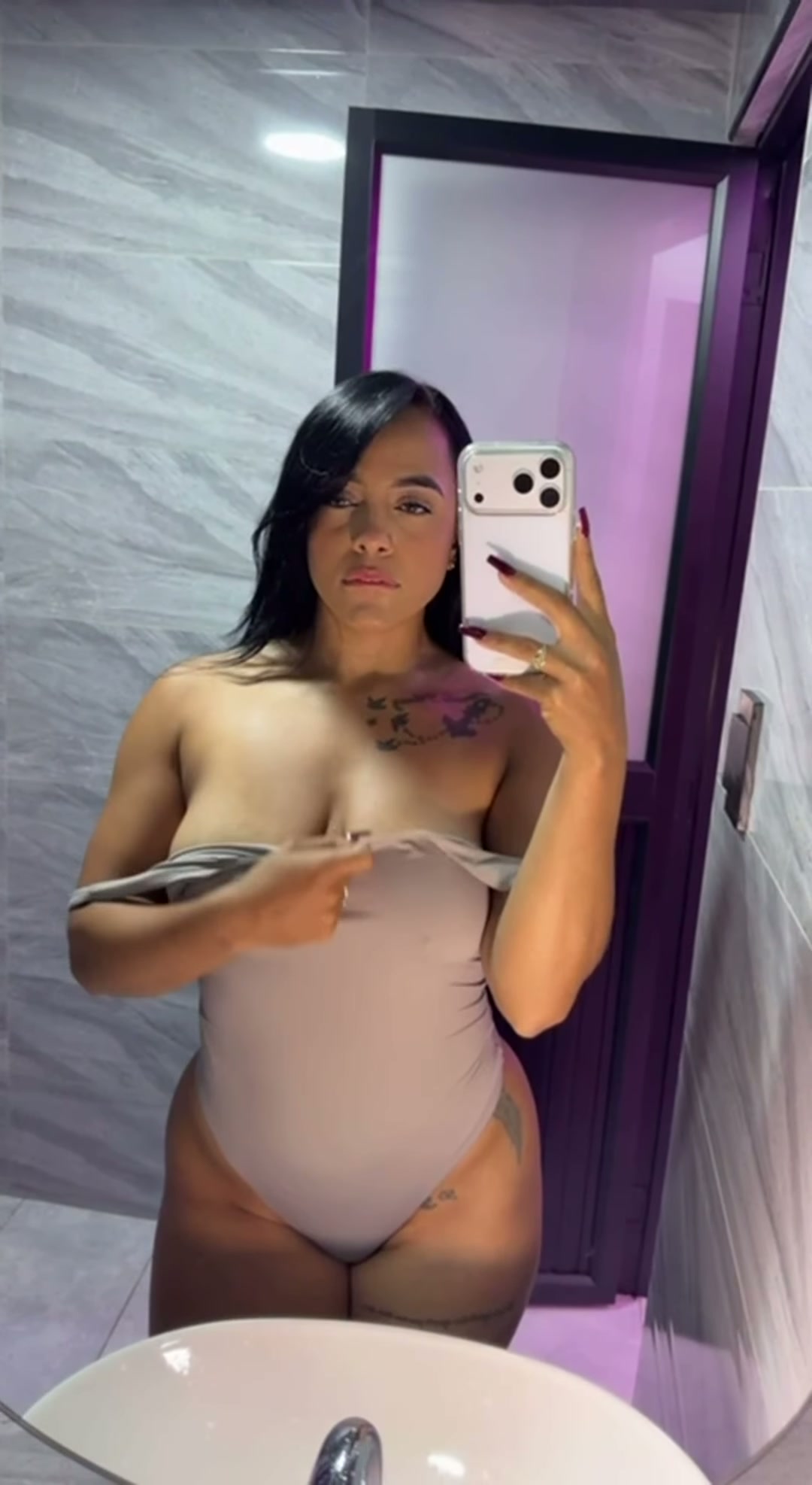just a sexy titty reveal just for you