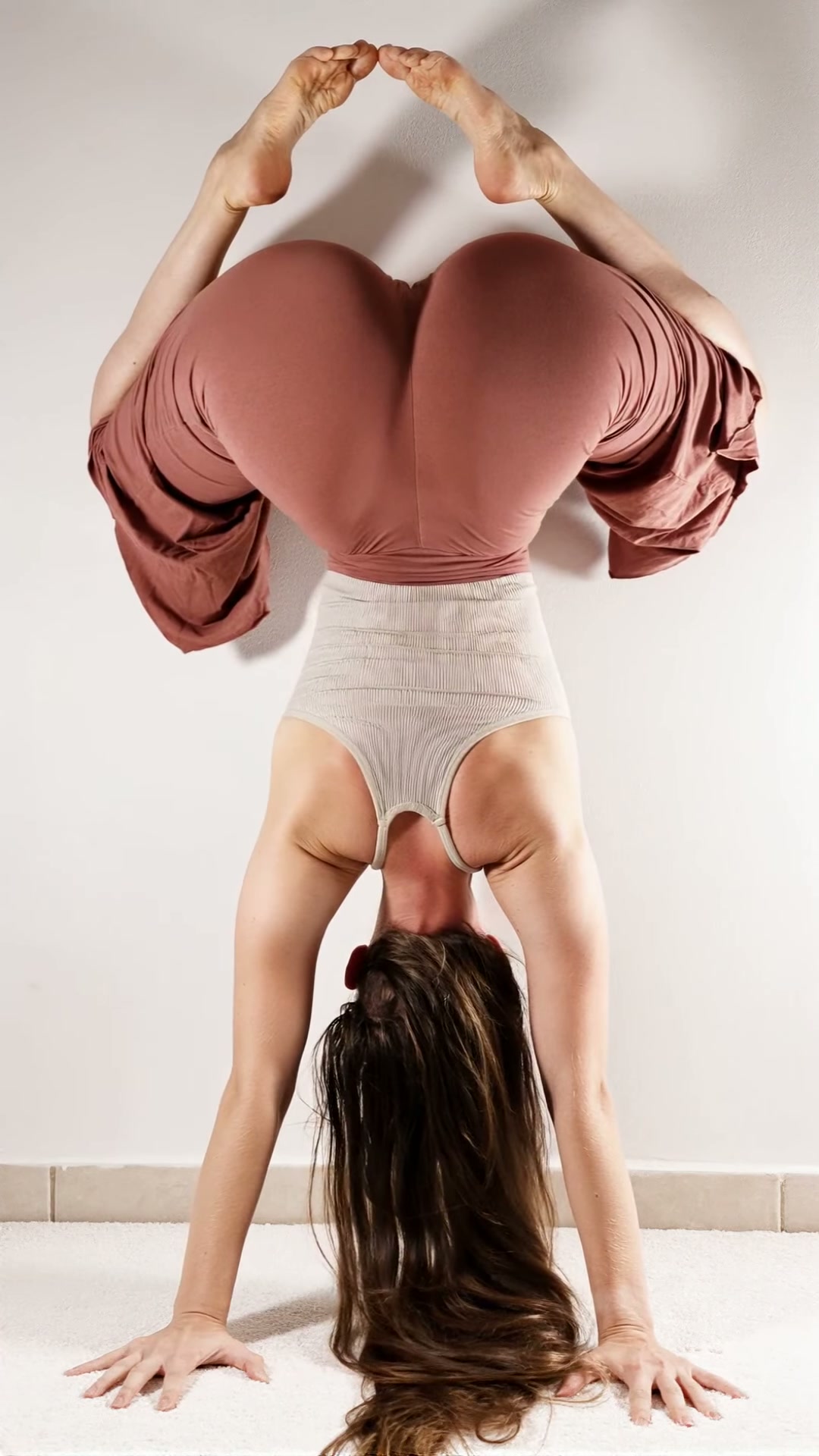 I heart handstands