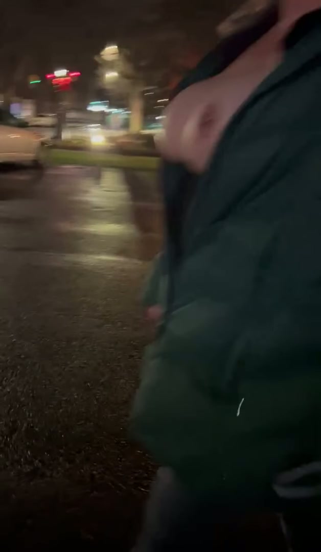 Cute_Bear2477 strolling out of a restaurant… y’all seemed to enjoy yesterday’s nude in public offering so sharing this here, too… 😋