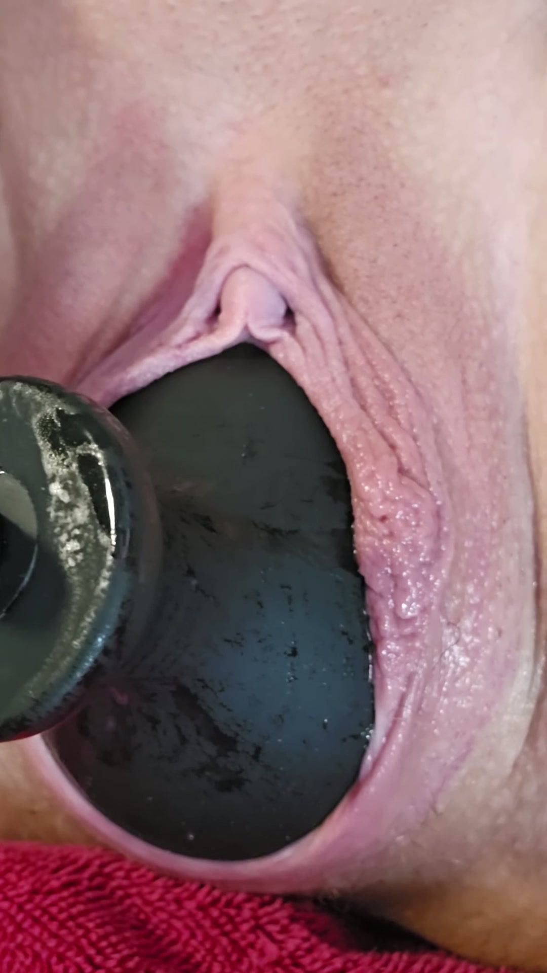I shaved my pussy so you can watch me birth my plug 💚