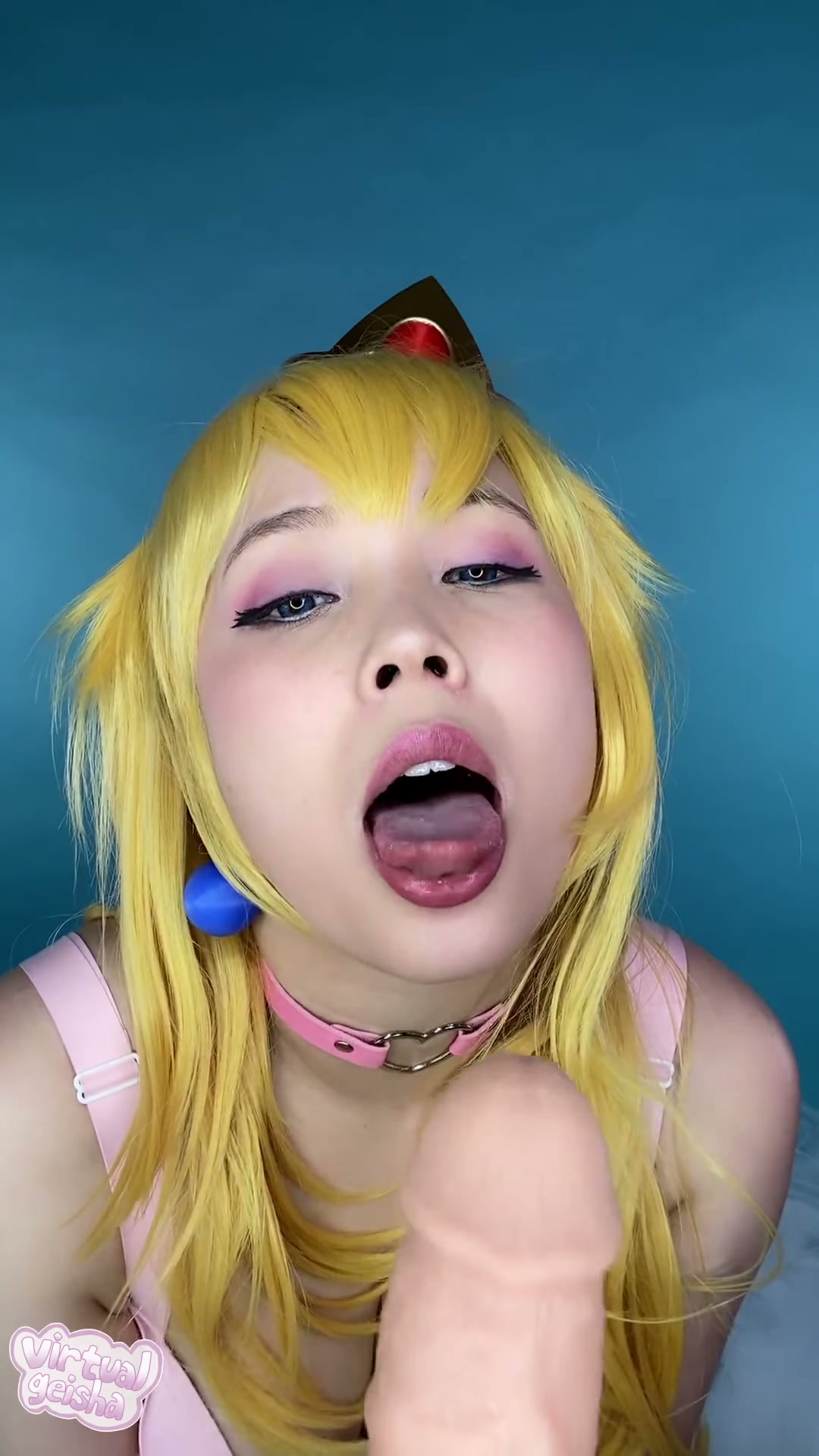 Princess Peach sucks and fucks