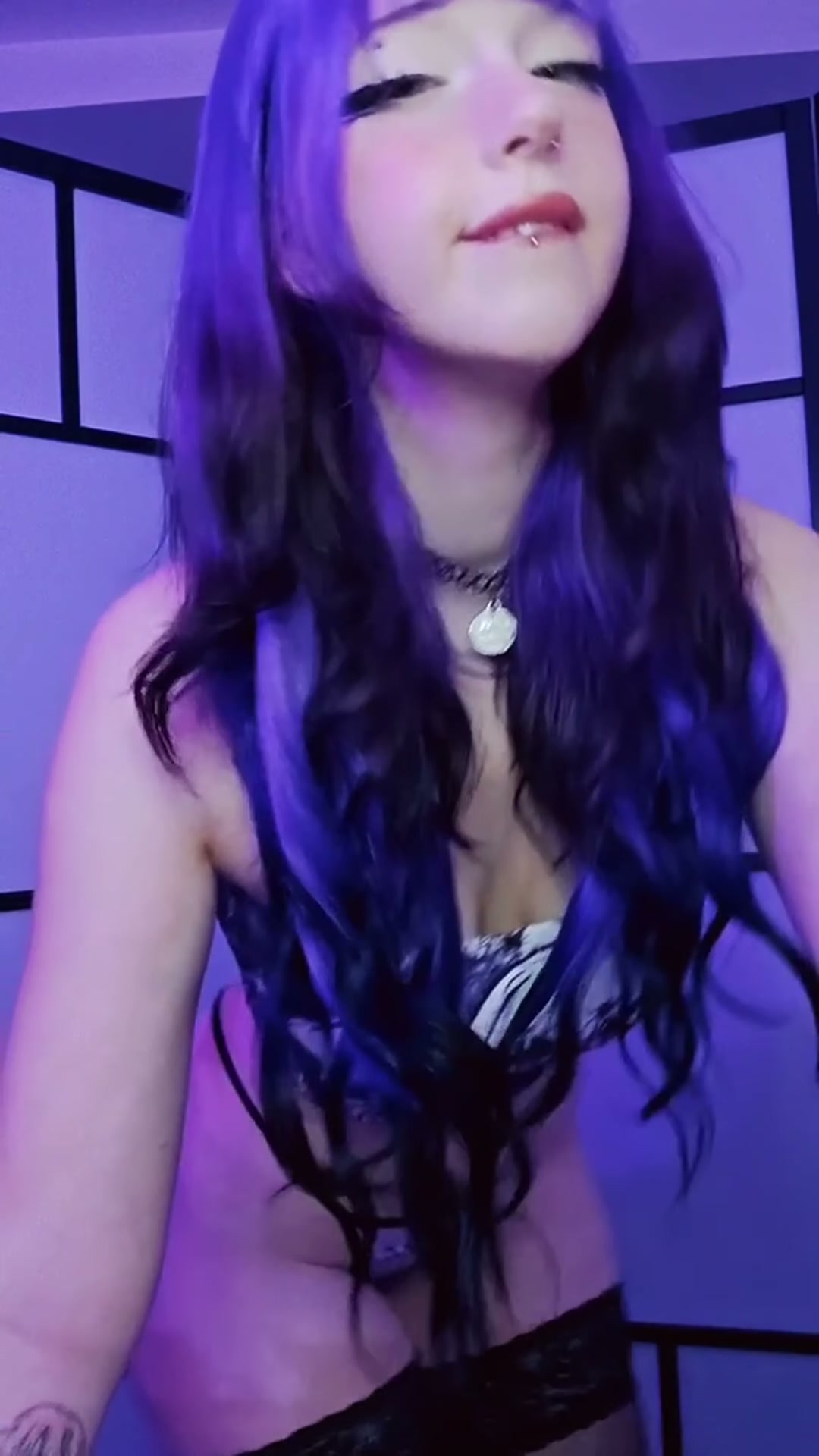 Would you show your friends this if I was your gf?