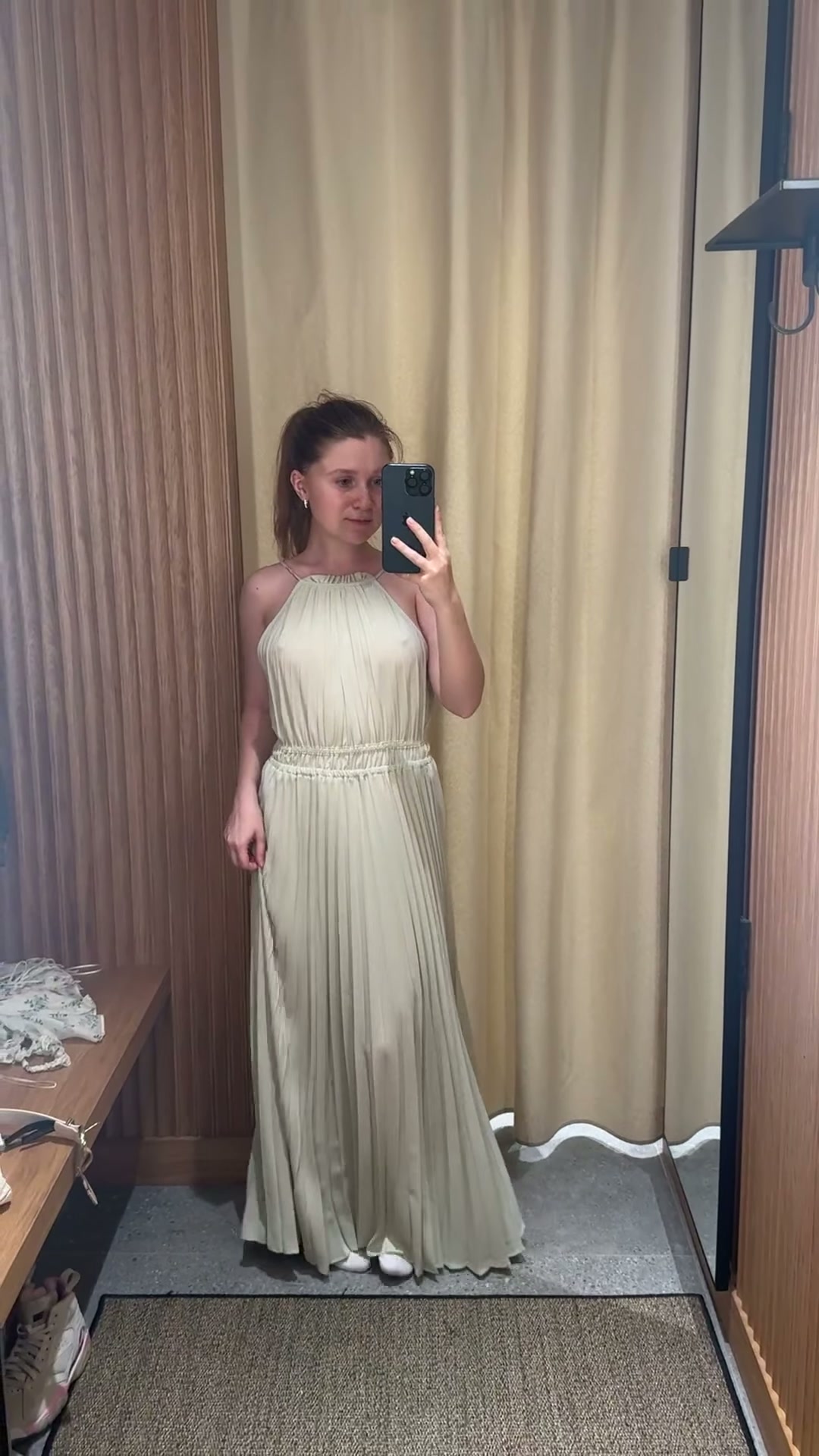 i really like this dress