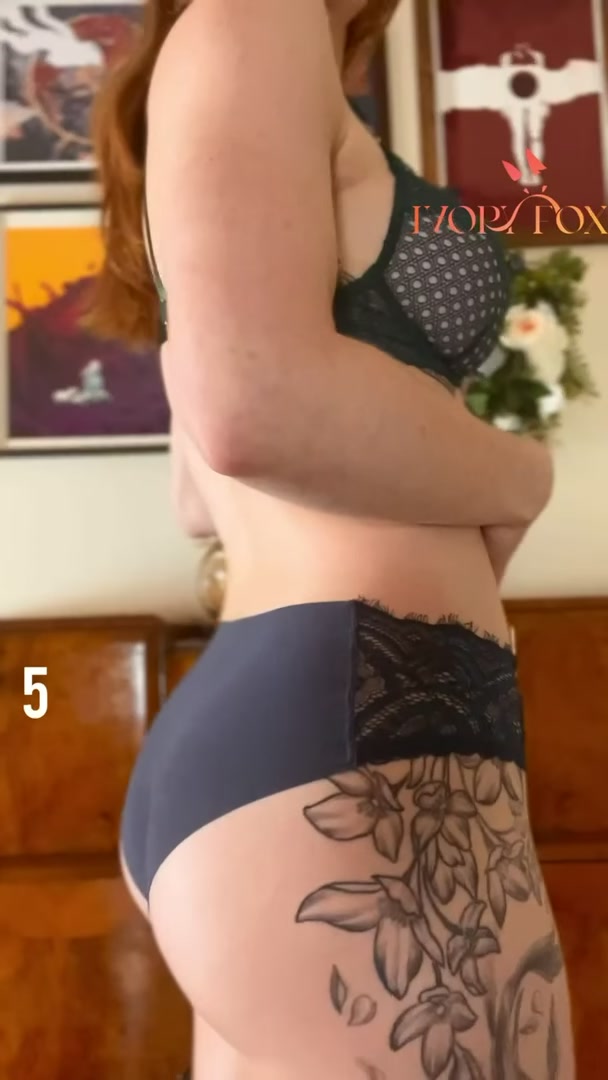 Booty in black, anyone? [f] [GIF] 🦊