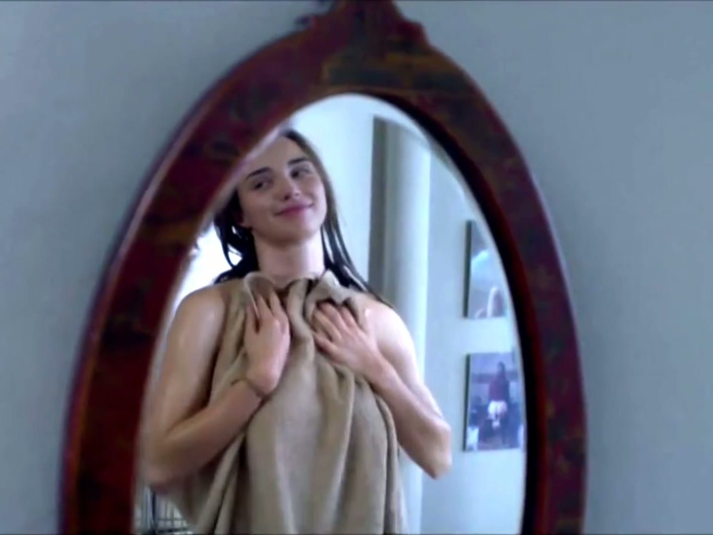 Wiktoria Filus in "Chain Reaction" (2017)