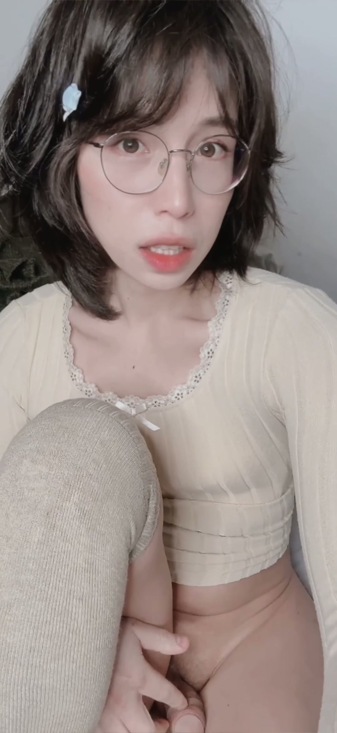 too horny to sleep :3