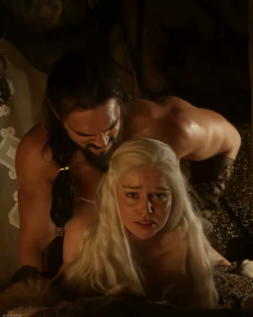 Emilia Clarke's legendary scene is so much better in slowmotion