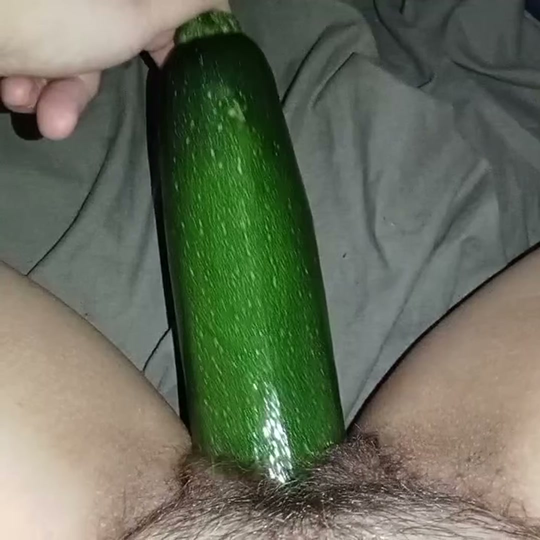 When you start prepping dinner and pull out a zucchini and your first thought is "I have a better use for you" (don't worry, I had others lol) 😈