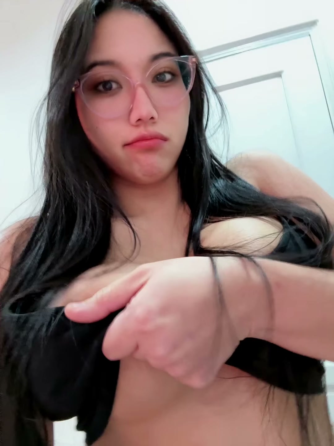Would you still smash even tho I don’t wear any makeup?