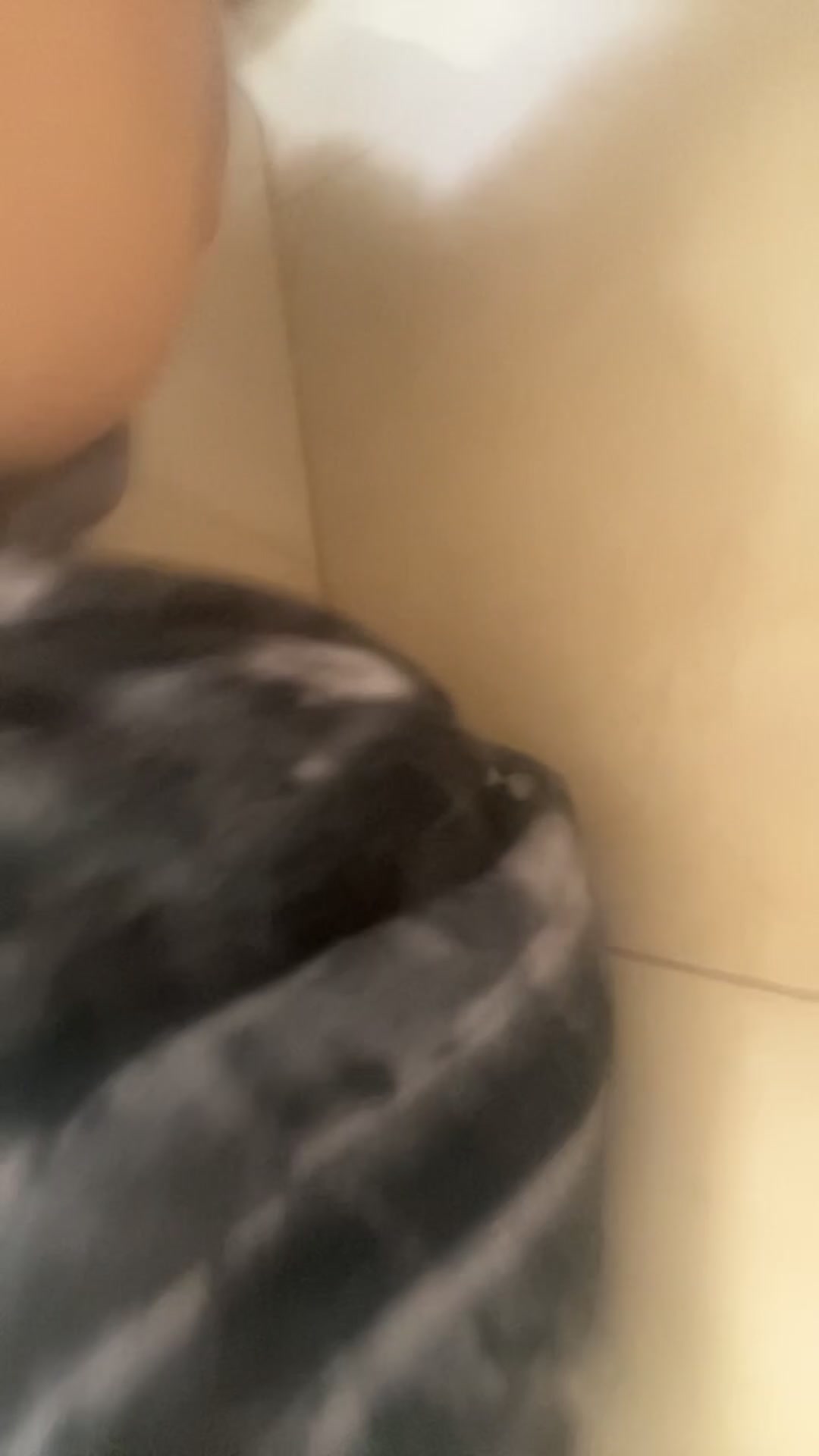 [22] Huge dildo deep in my guts (belly bulge)