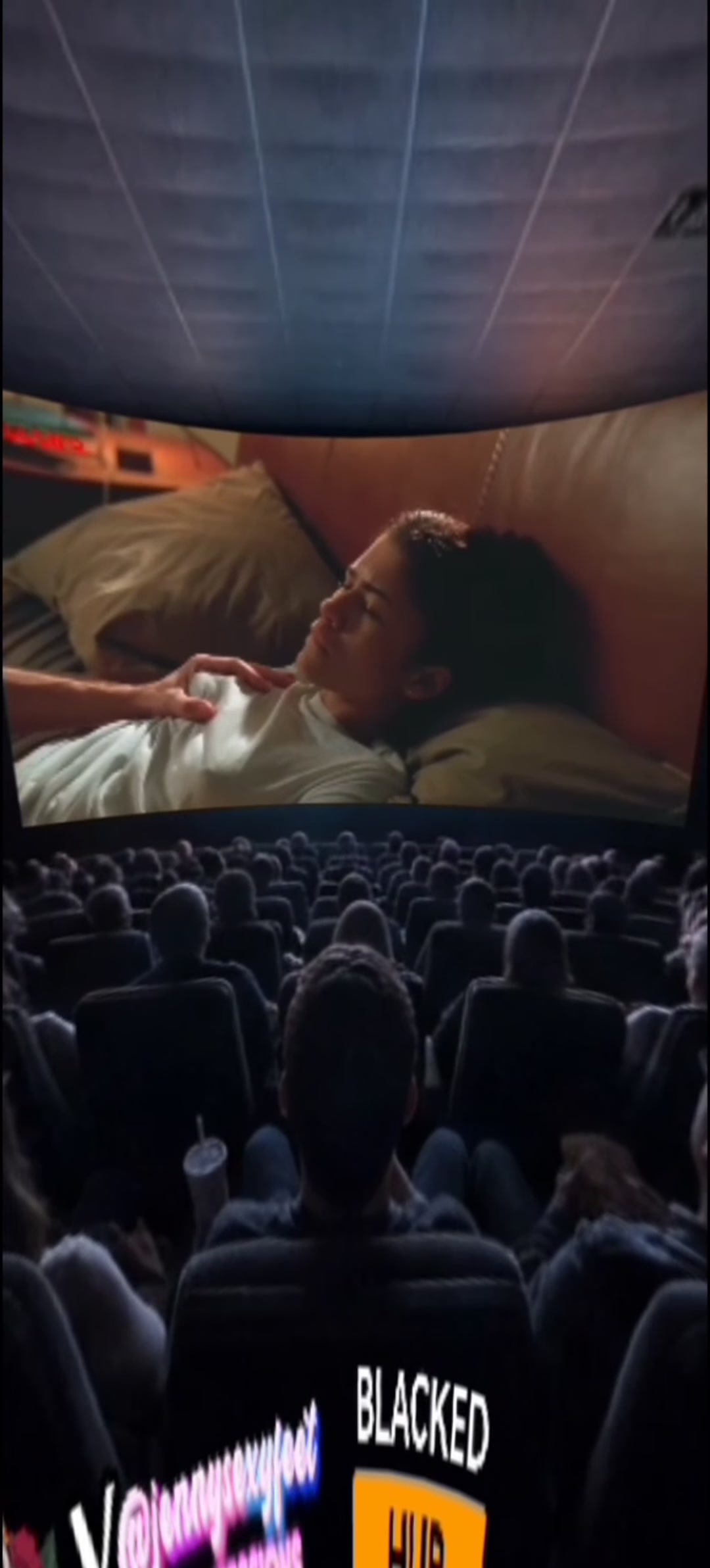 Zendaya goonroom here in the movies with buds???