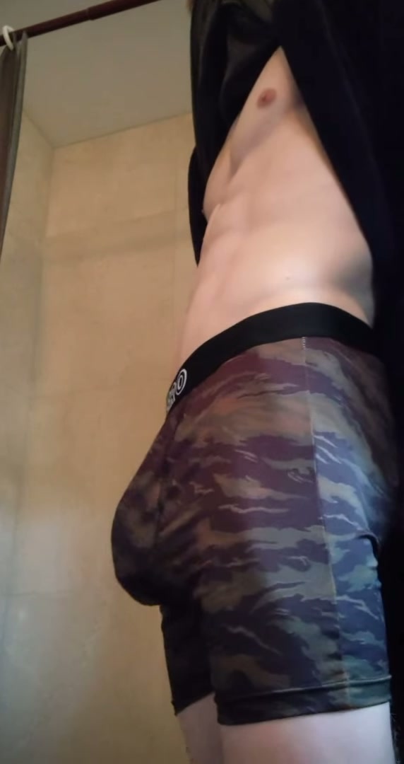 I hope this makes your mouth water! 🤤 Wanna get lost in my new camo underwear? 😏🍆💚