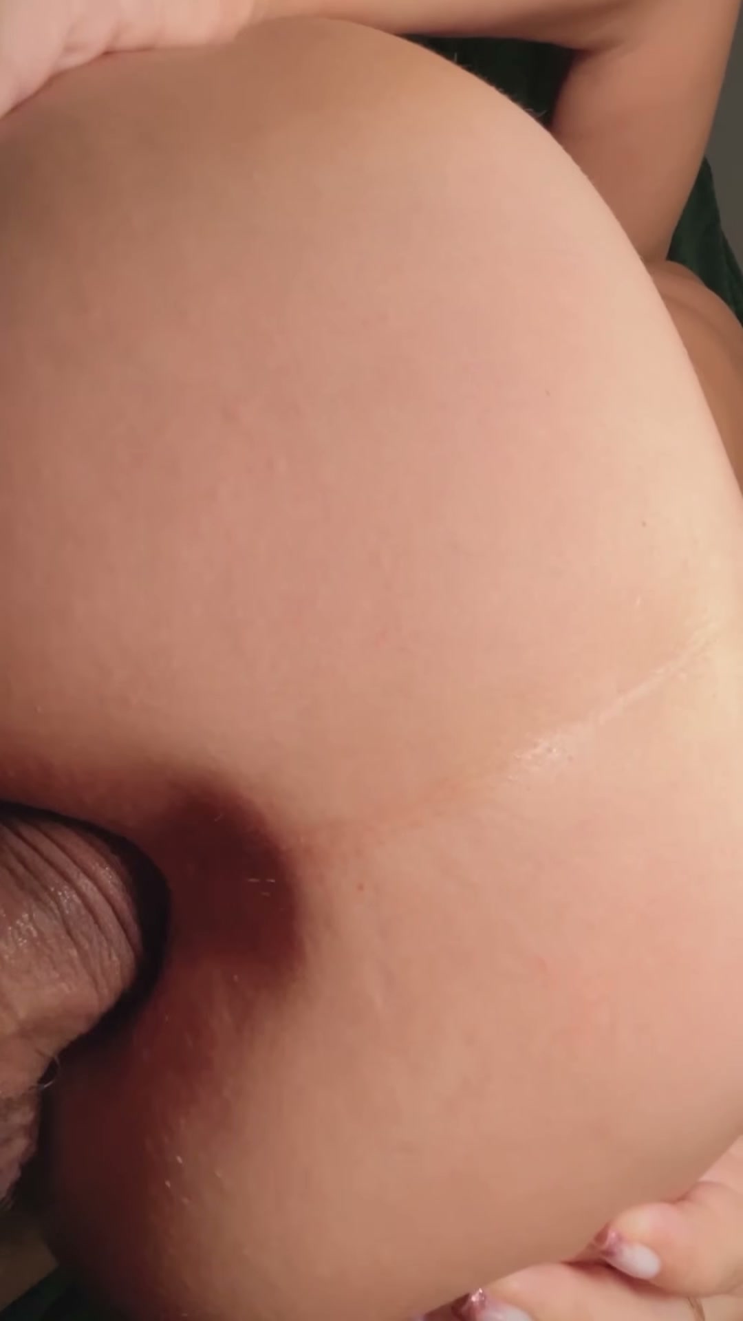 Mmm fuck my gape