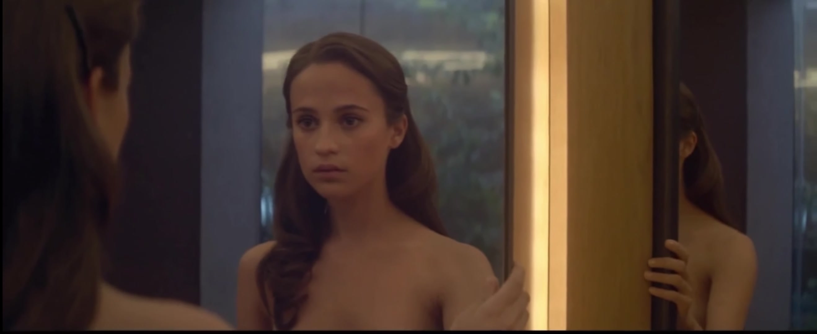 Alicia Vikander naked in Ex Machina. 2014