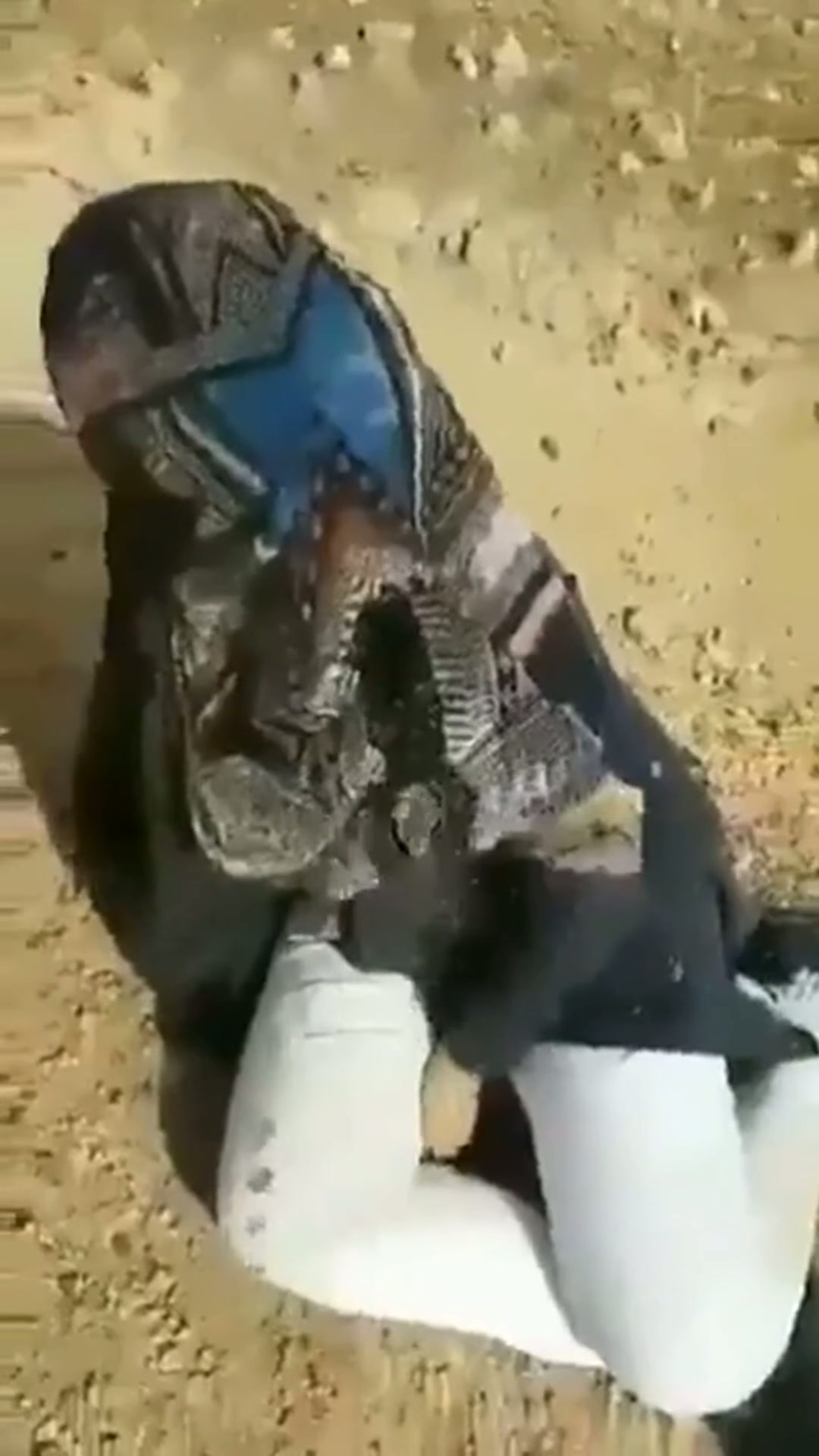 [Pee Warning] Thirsty hijabis 💦