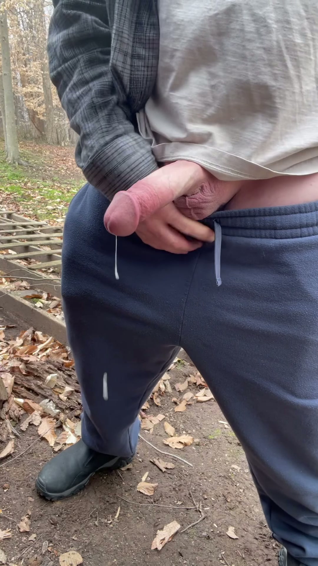 Trail pit stop! Would you stop and watch, or keep waking?