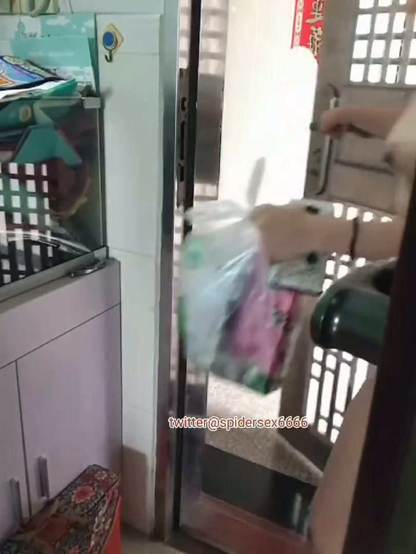 Chinese girl nude for delivery