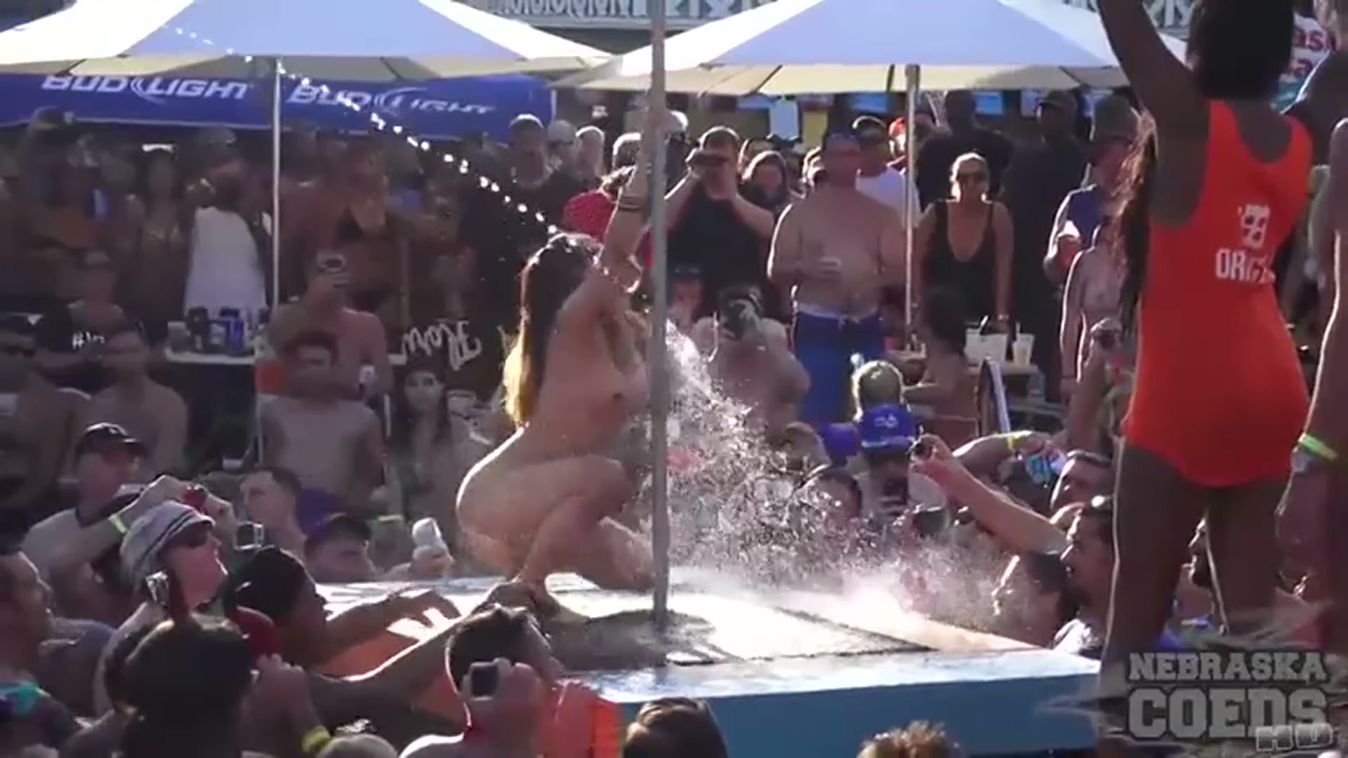 Amateur contest done right