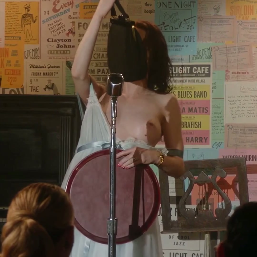 Rachel Brosnahan - The Marvelous Mrs. Maisel S01E01