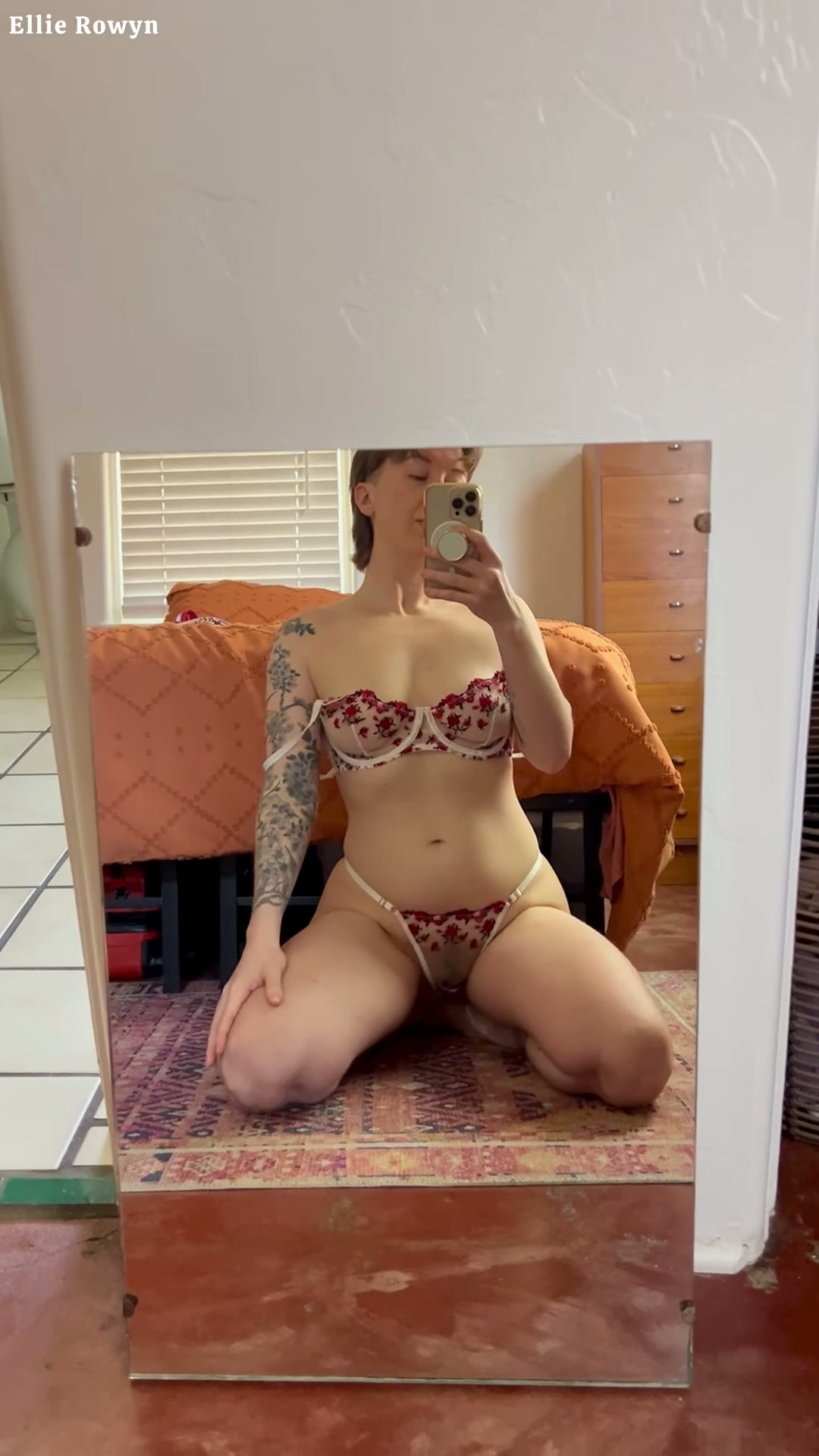 Mirror selfies are just so hot