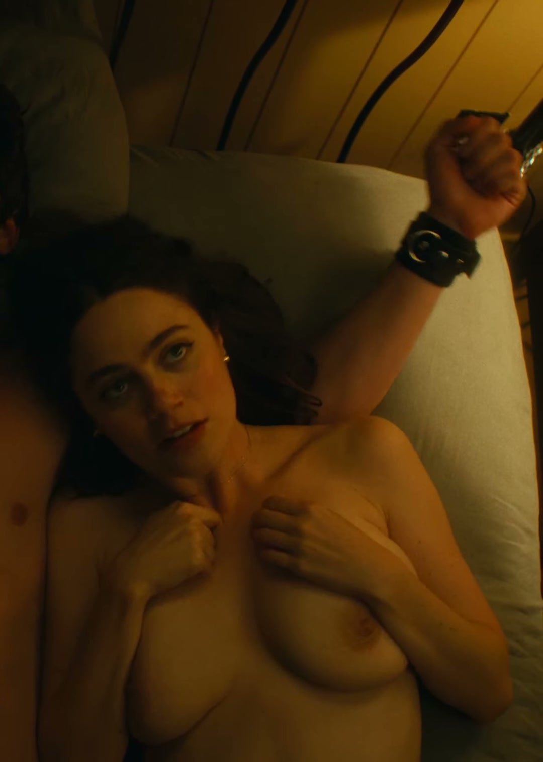 Molly Gordon nude debut in 'Oh, hi (2025)'