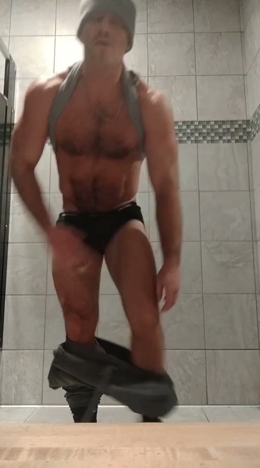 [41] flexing 🍆
