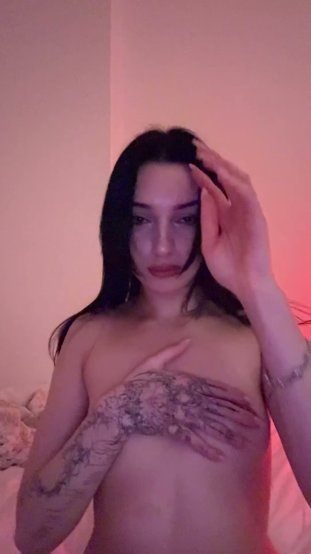my natural tits, hold it for me daddy🍒🖤