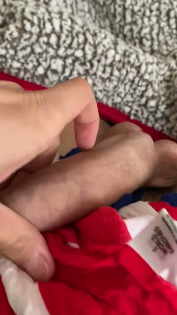 Clever title to catch your and get you to stop scrolling and watch me play with my foreskin
