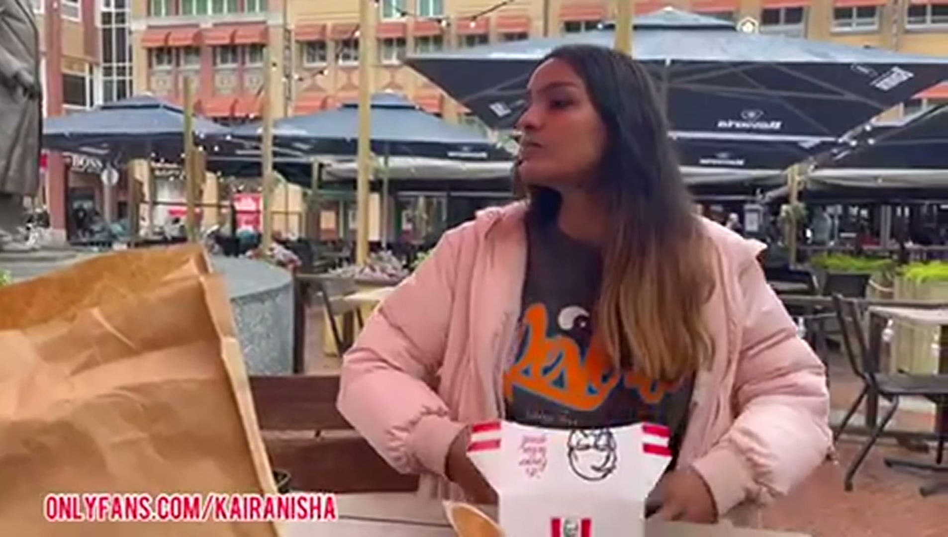 u/badgirlxkaira flashing her tits in public