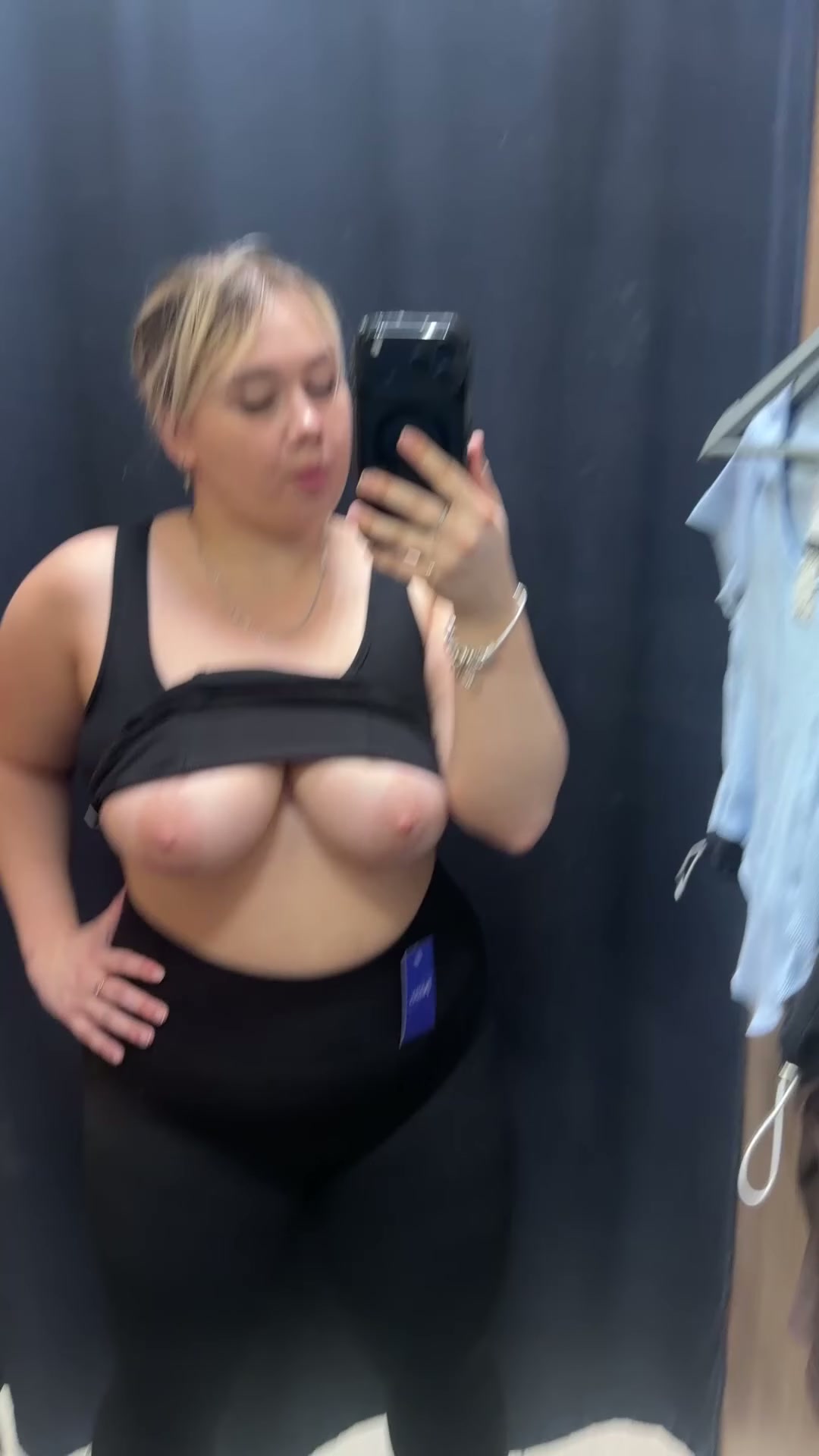 its hard to find smth to fit my curves