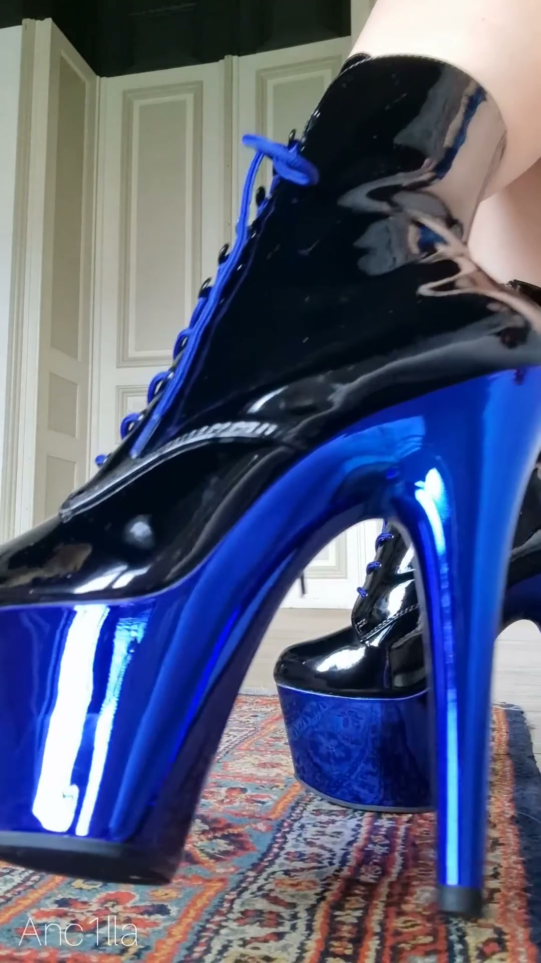 Metallic blue is so pretty