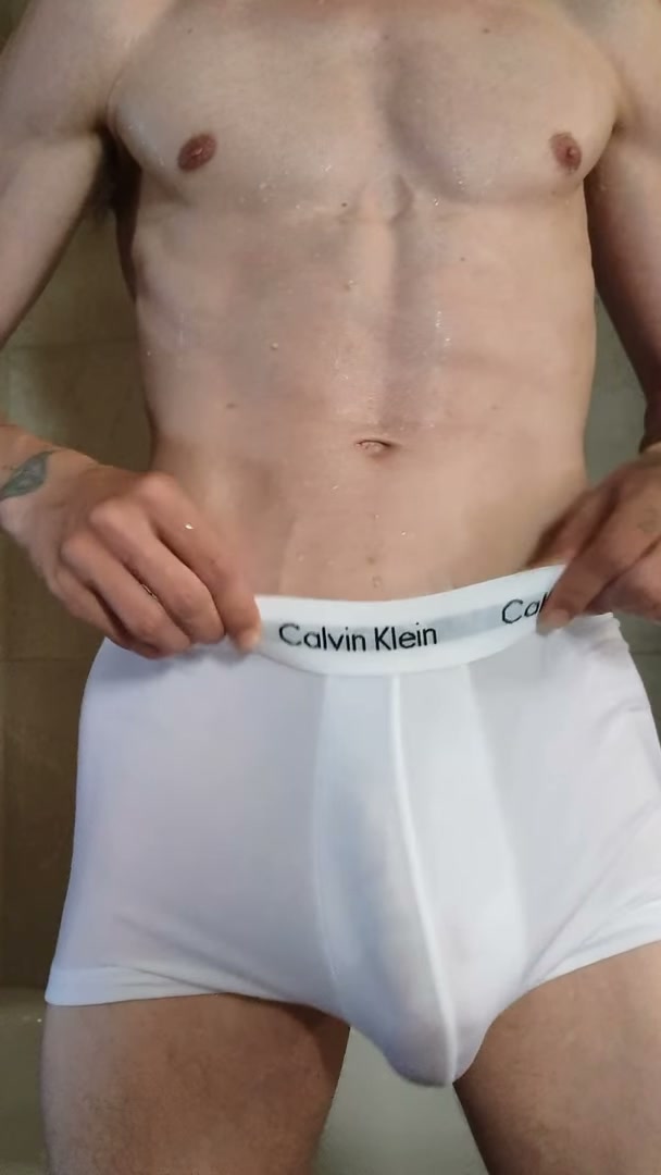 Wanna take off my wet Calvins with your teeth? 😈😏