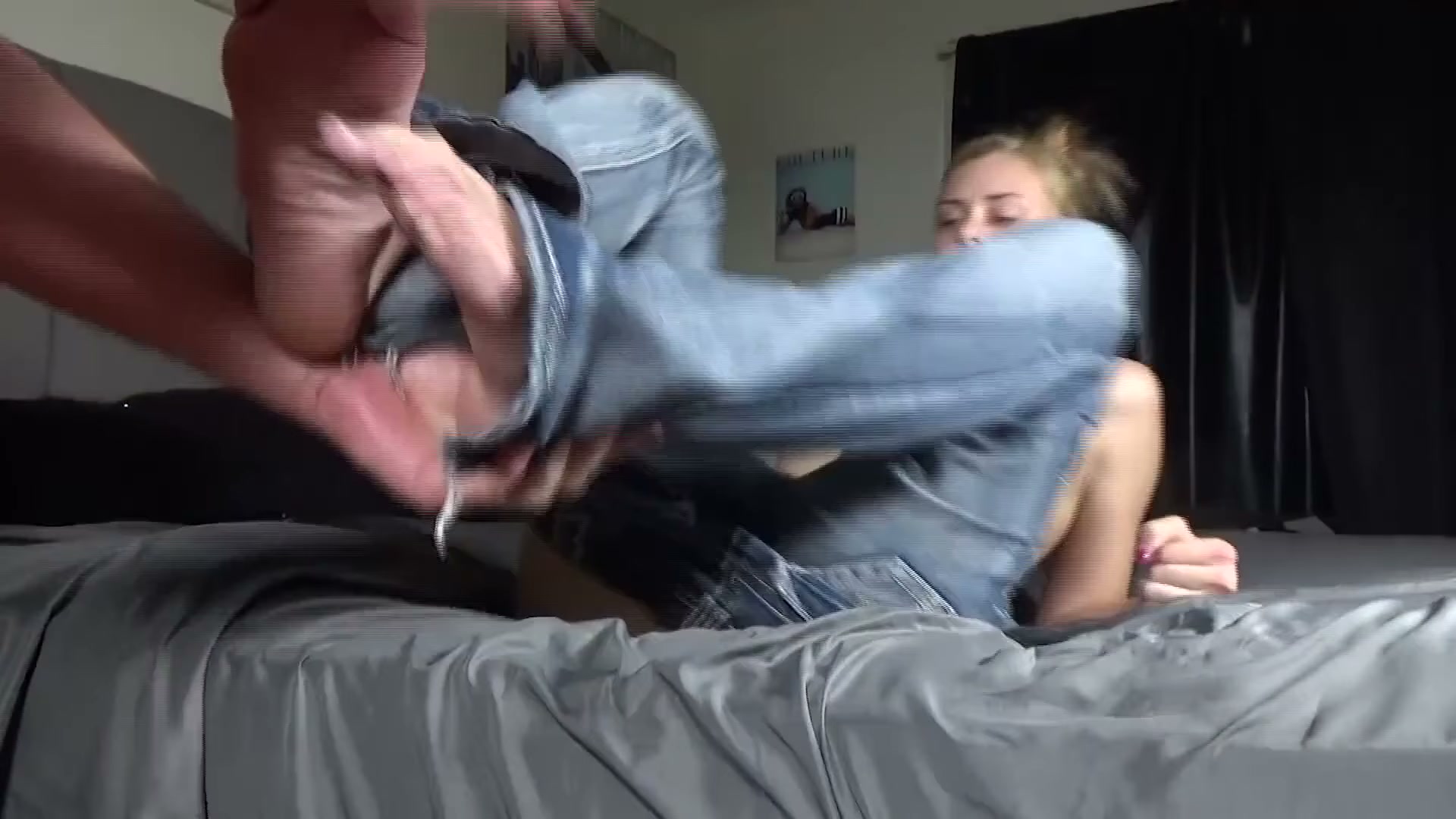 Slut Girlfriend Gets Her Ass Fucked in Tight Jeans