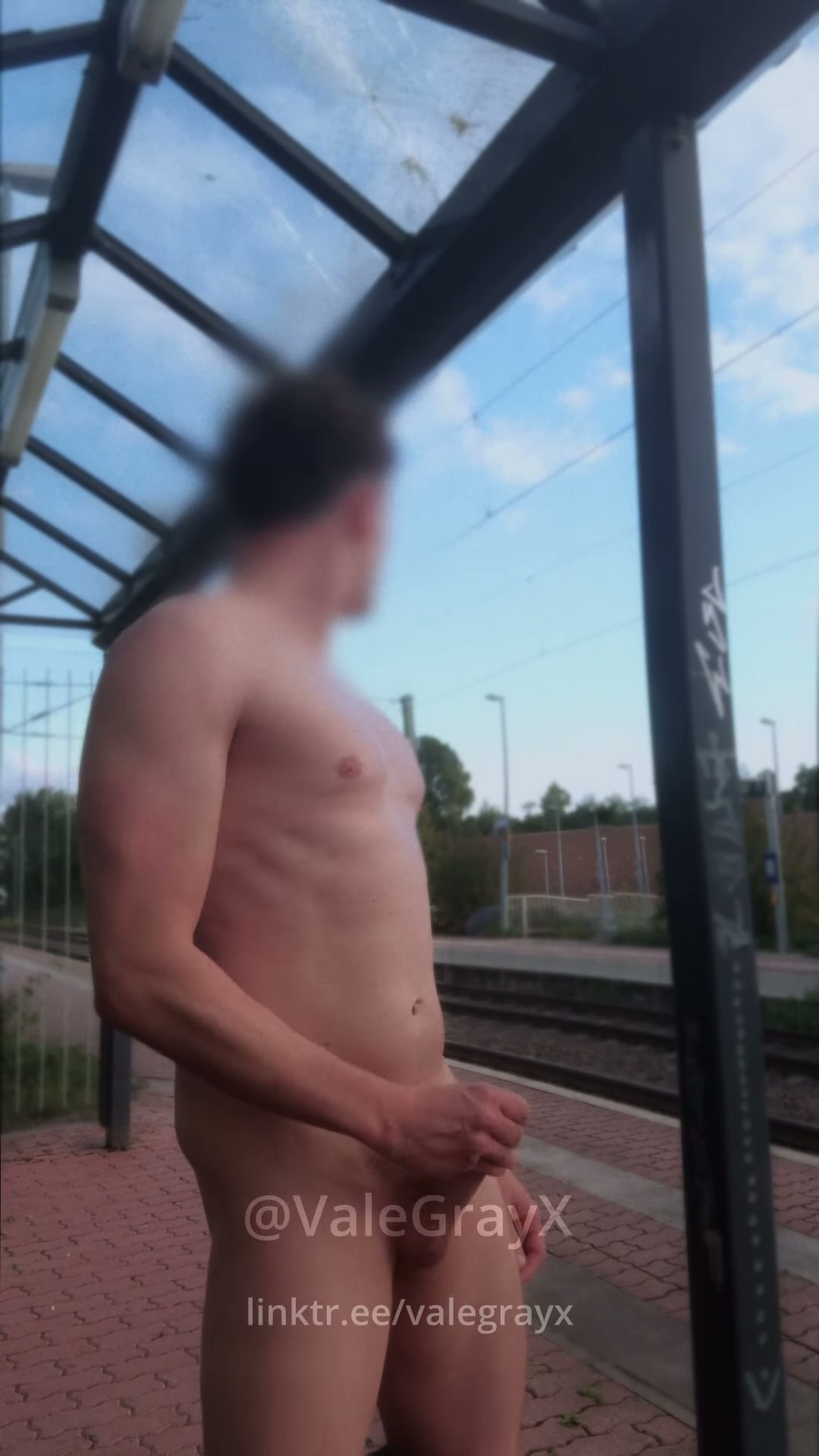 train was late, but i came just in time 🍆💦