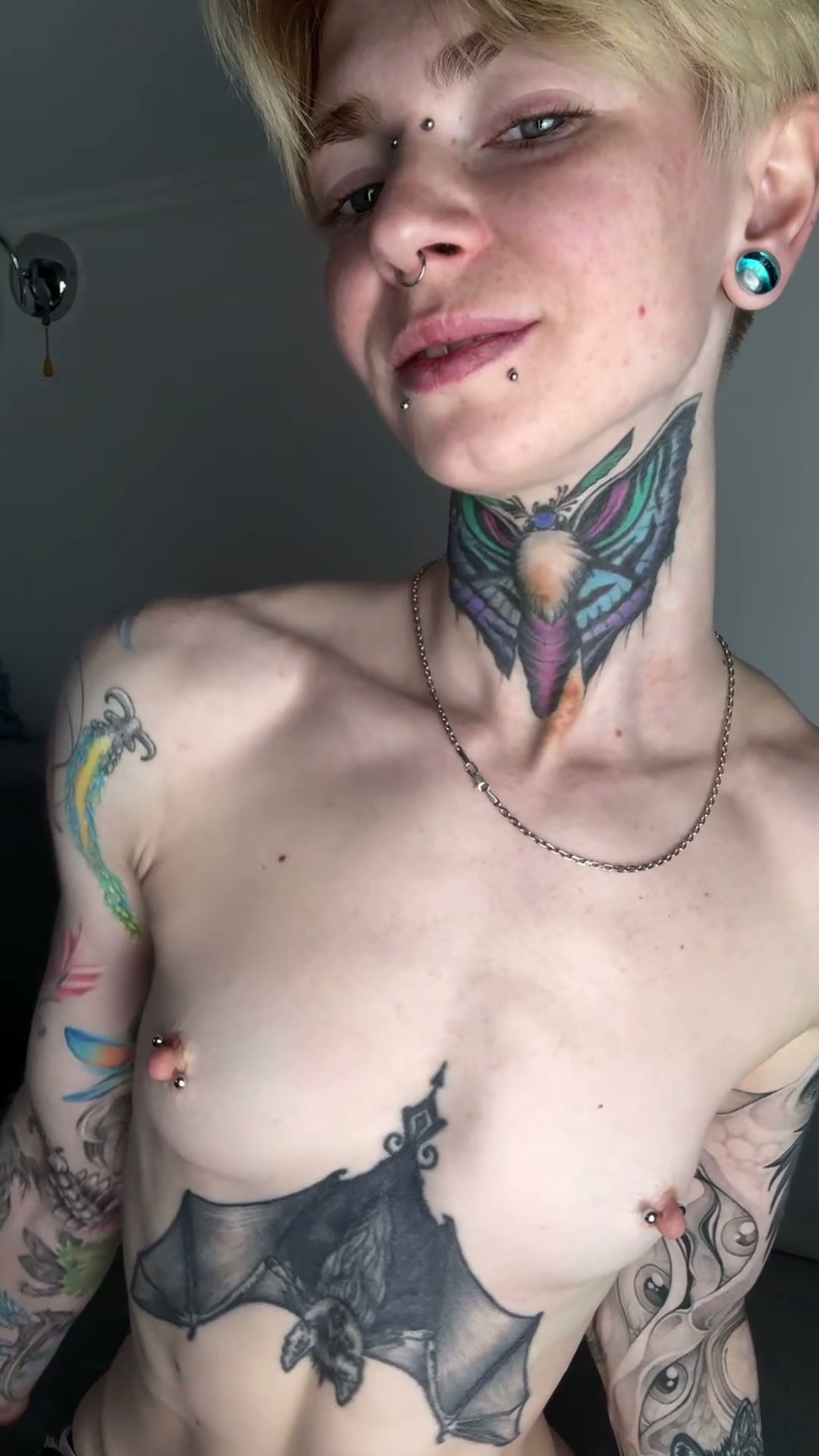 Does my haircut make me look cute or fuckable be real