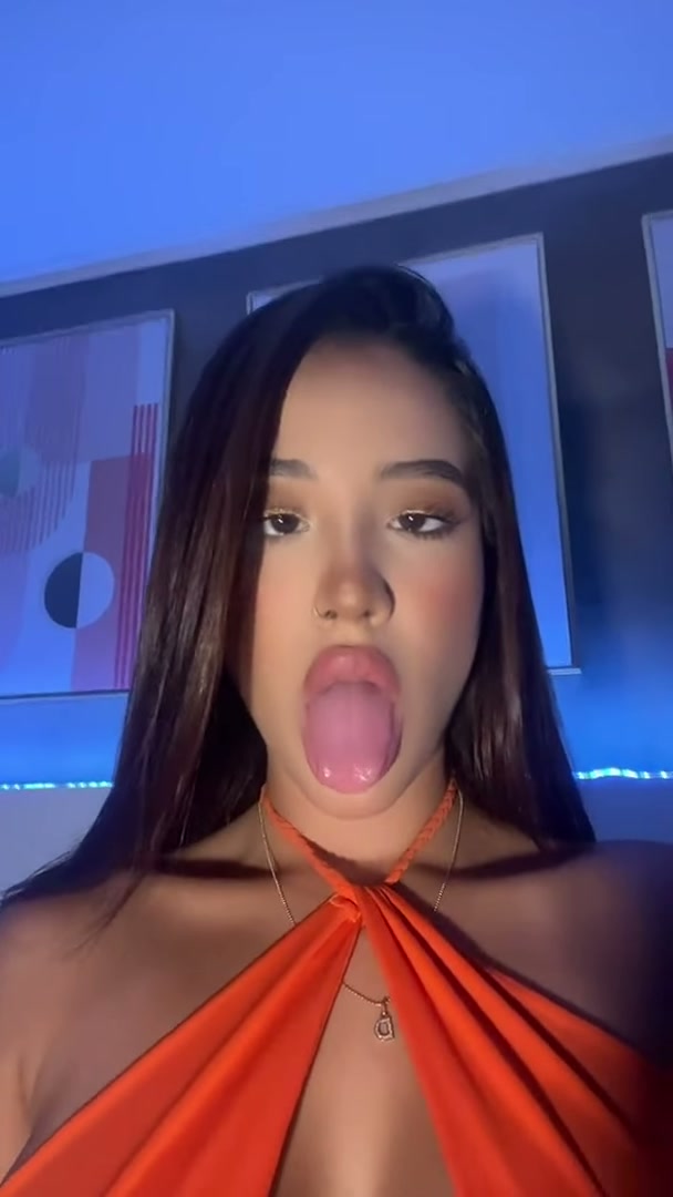 Open Open Open! 👅 OC