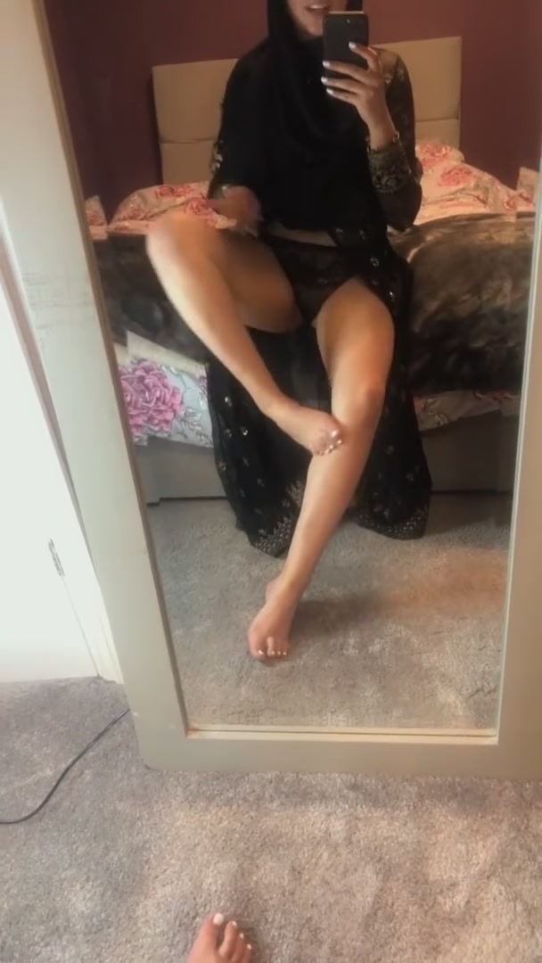 Being a hijabi slut is so wrong but it feels so right... 😈
