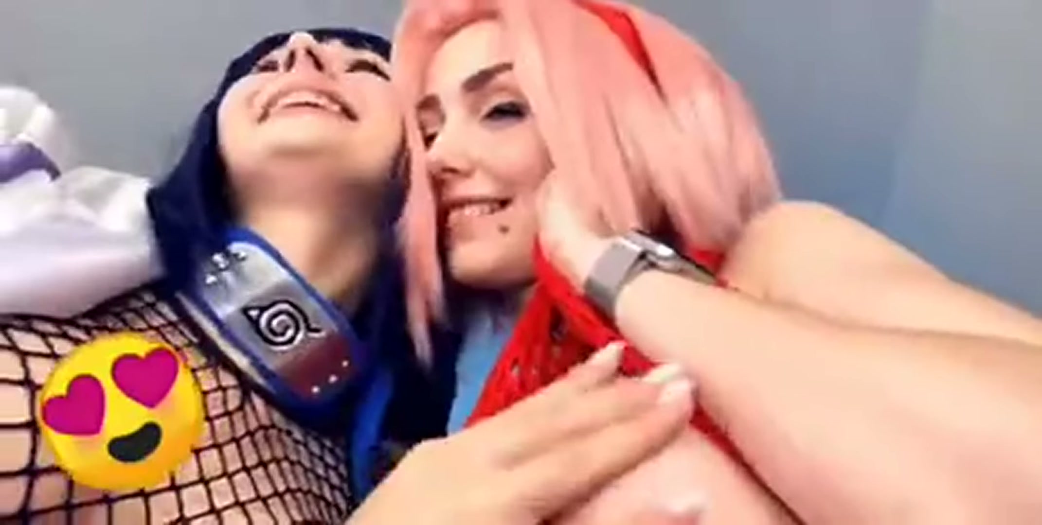 Sakura and Hinata Cosplay, Don't know the cosplayer, could be helpful if you could find it