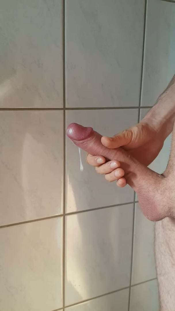 Pulled back cumshot