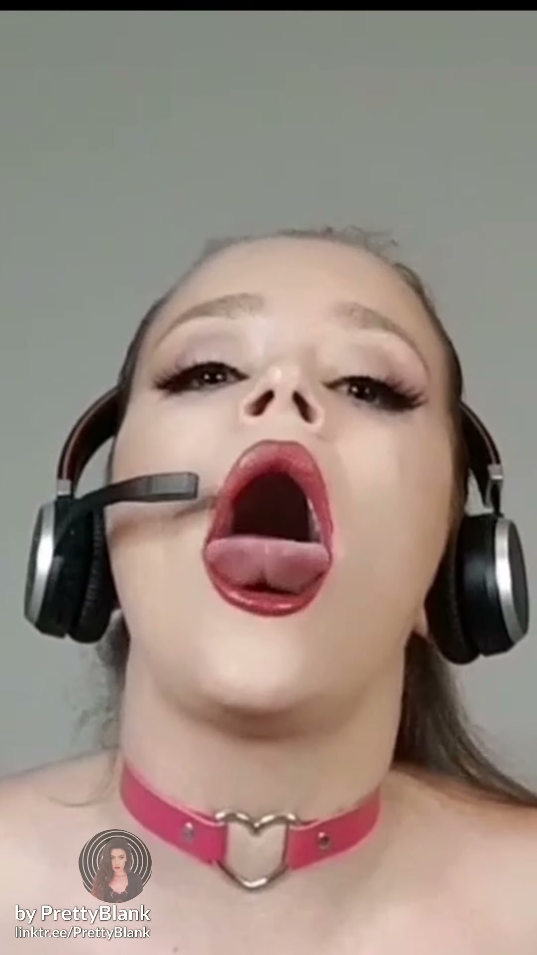 Can you see a brain in there? Maybe see if you can poke it with your cock, Master?..(Glad to see this place back!)
