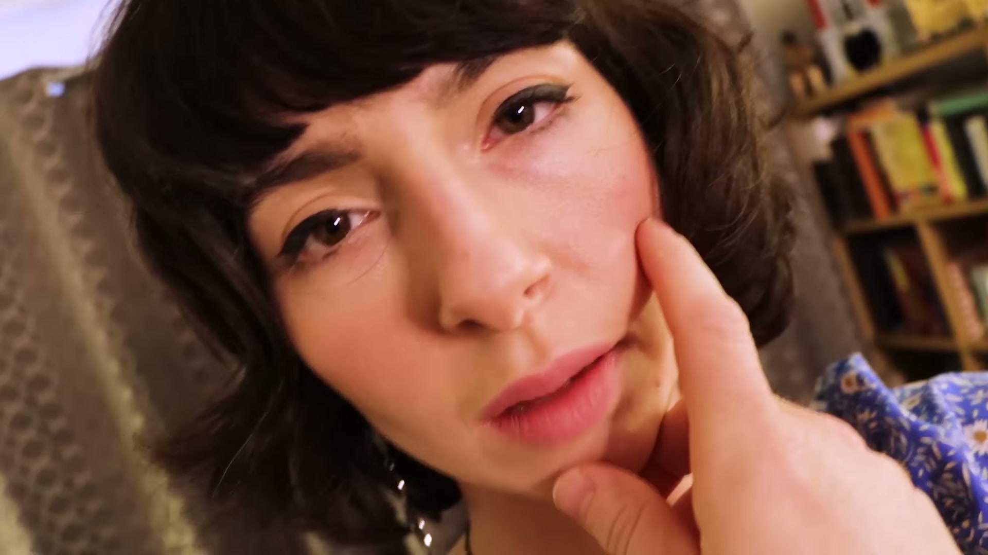 Kiki Helix 2 Sex Object Session