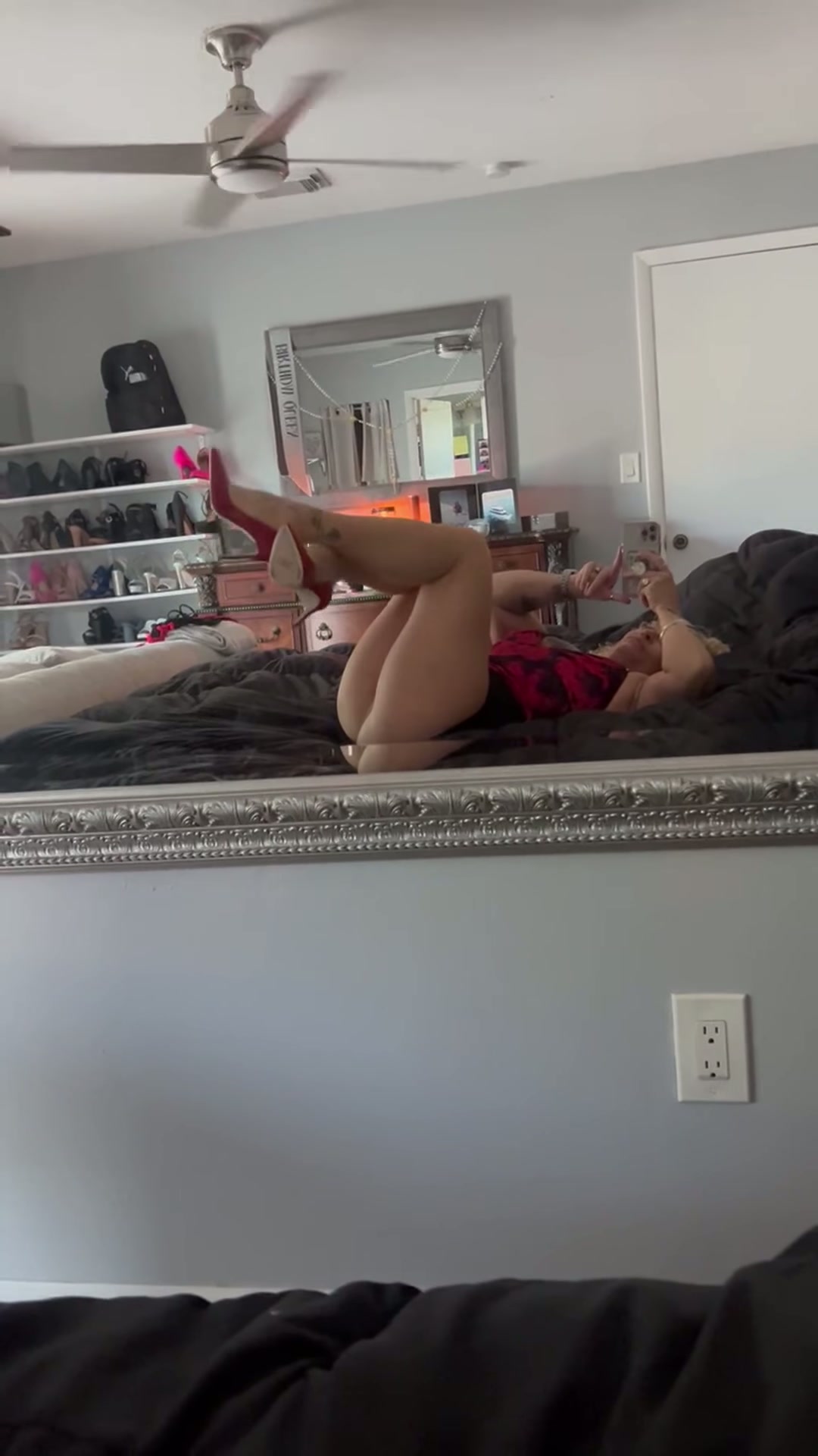 Sexy leg and heels teasing.