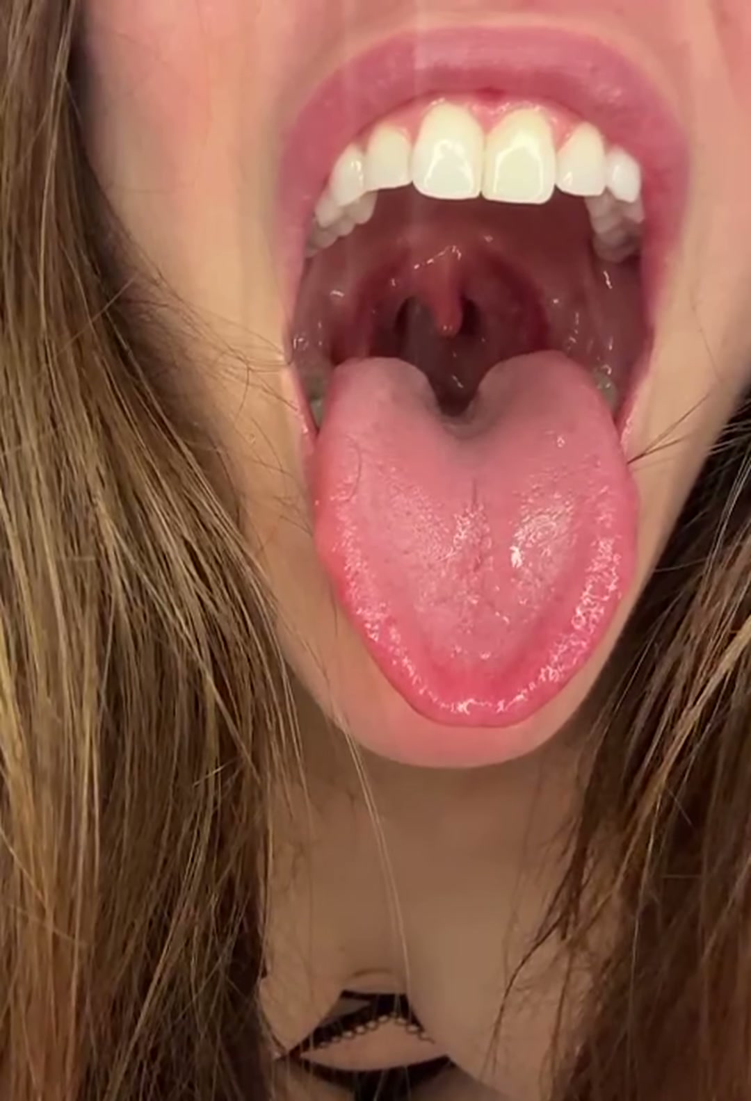 I am a very hungry Goddess... would you fill this mouth every day?