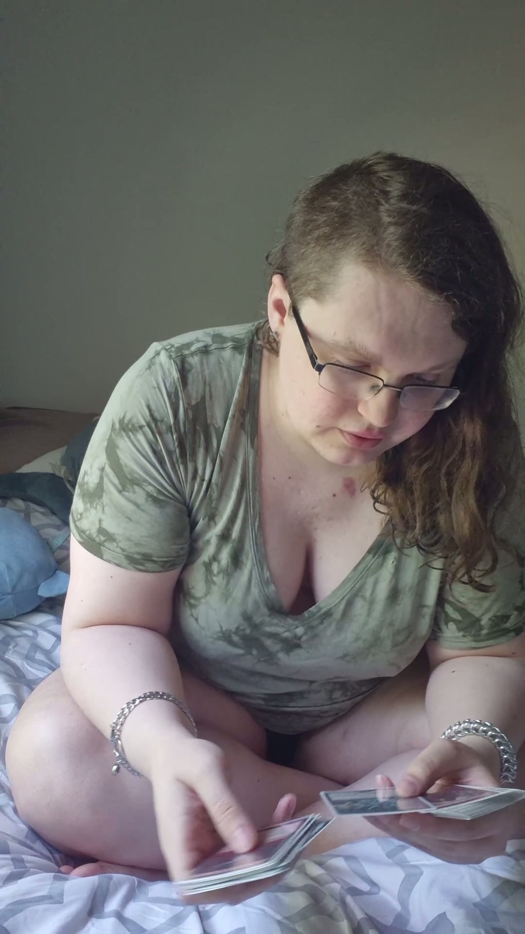 This tired Bunnygirl yaps about her prerelease.