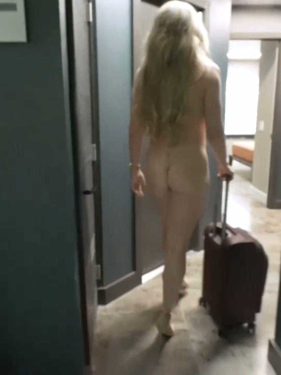Nude Queen